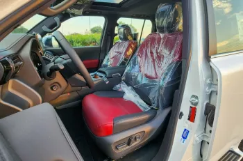 TOYOTA LANDCRUISER VXR TWINTURBO 2022 MODEL GCC SPECS UNDER WARRANTY AND SERVICE CONTRACT