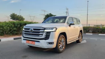 TOYOTA LANDCRUISER VXR TWINTURBO 2022 MODEL GCC SPECS UNDER WARRANTY AND SERVICE CONTRACT