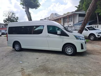 2023 TOYOTA HIACE COMMUTER 2.8L DIESEL AUTOMATIC 15 SEATER HIGH ROOF