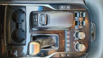 LEXUS LX 570 SPORT PLATINUM SIGNATURE KIT GCC SPECS 2017 MODEL SILVER COLOUR