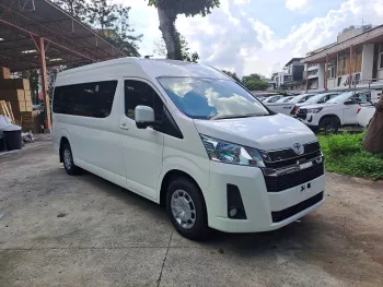 2023 TOYOTA HIACE COMMUTER 2.8L DIESEL AUTOMATIC 15 SEATER HIGH ROOF