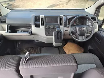 2023 TOYOTA HIACE COMMUTER 2.8L DIESEL AUTOMATIC 15 SEATER HIGH ROOF