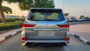 LEXUS LX 570 SPORT PLATINUM SIGNATURE KIT GCC SPECS 2017 MODEL SILVER COLOUR