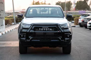 2023 Toyota Hilux 4x4 DC 2.8 GR Sport - Black inside Black
