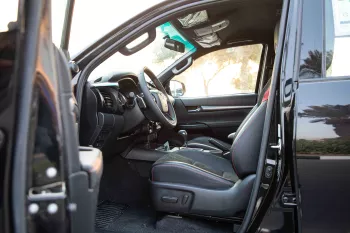 2023 Toyota Hilux 4x4 DC 2.8 GR Sport - Black inside Black