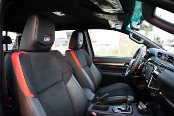 2023 Toyota Hilux 4x4 DC 2.8 GR Sport - Black inside Black