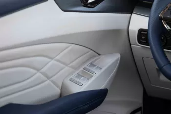 2024 Kaiyi X7 1.6 Flagship - White inside Blue