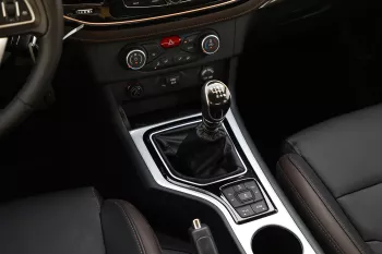 2023 ZXAUTO Terralord 4×4 DC 2.4T Super-luxury - White inside Black Brown