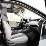 2023 Toyota Rav4 2.5 4x4 HI - Black inside Grey & White - Thumbnail 8