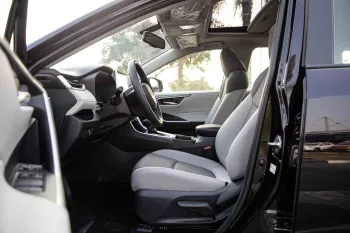 2023 Toyota Rav4 2.5 4x4 HI - Black inside Grey & White