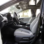 2023 Toyota Rav4 2.5 4x4 HI - Black inside Grey & White - Thumbnail 10