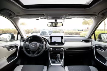 2023 Toyota Rav4 2.5 4x4 HI - Black inside Grey & White