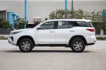 2023 Toyota Fortuner 2.7 4X4 Low 17 AL - White Pearl inside Chamois