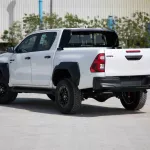 2024 Toyota Hilux 4.0 GR-Sport Automatic - White Pearl inside Black - Thumbnail 6