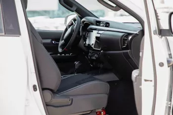 2024 Toyota Hilux 4.0 GR-Sport Automatic - White Pearl inside Black
