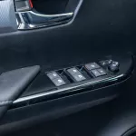 2024 Toyota Hilux 4.0 GR-Sport Automatic - White Pearl inside Black - Thumbnail 11