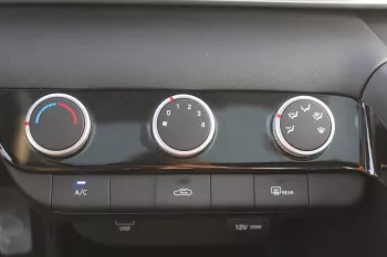 HYUNDAI ELANTRA 1.5L PETROL MODEL YEAR 2023 GRAY