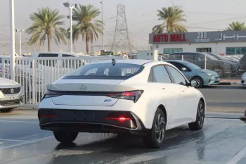 HYUNDAI ELANTRA 1.5L PETROL MODEL YEAR 2024 WHITE