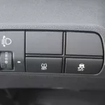 HYUNDAI ELANTRA 1.5L PETROL MODEL YEAR 2024 WHITE - Thumbnail 13