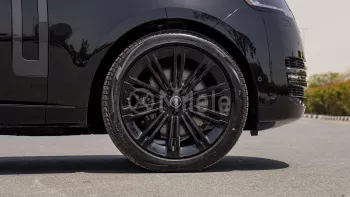 Land Rover Range Rover SE P530 4.4L Petrol AWD AT Model Year 2024 Santorini Black Color