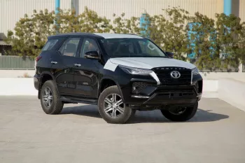 2023 Toyota Fortuner 4X4 2.4 17'I AL - Black inside Chamois