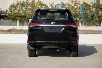 2023 Toyota Fortuner 4X4 2.4 17'I AL - Black inside Chamois