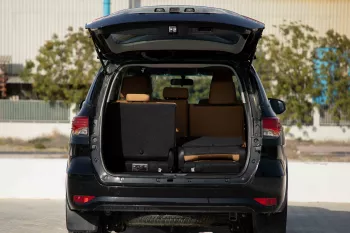 2023 Toyota Fortuner 4X4 2.4 17'I AL - Black inside Chamois
