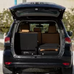 2023 Toyota Fortuner 4X4 2.4 17'I AL - Black inside Chamois - Thumbnail 5