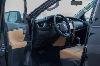 2023 Toyota Fortuner 4X4 2.4 17'I AL - Black inside Chamois