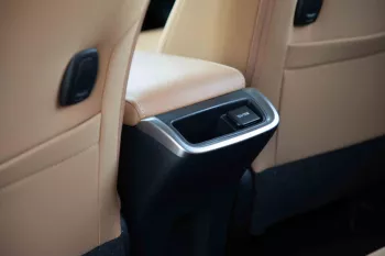 2023 Toyota Fortuner 4X4 2.4 17'I AL - Black inside Chamois
