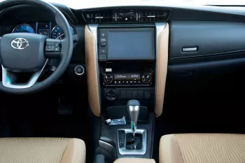 2023 Toyota Fortuner 4X4 2.4 17'I AL - Black inside Chamois