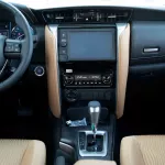 2023 Toyota Fortuner 4X4 2.4 17'I AL - Black inside Chamois - Thumbnail 16