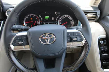 2023 TOYOTA LAND CRUISER 300 3.3 L DIESEL V6 4WD SAHARA