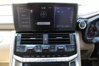 2023 TOYOTA LAND CRUISER 300 3.3 L DIESEL V6 4WD SAHARA
