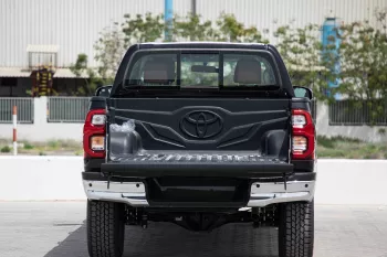 2024 Toyota Hilux 4x4 DC 2.8 - Black inside Maroon