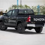 2024 Toyota Hilux 4x4 DC 2.8 - Black inside Maroon - Thumbnail 6