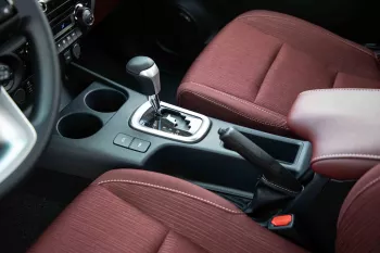 2024 Toyota Hilux 4x4 DC 2.8 - Black inside Maroon