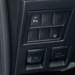 2024 Toyota Hilux 4x4 DC 2.8 - Black inside Maroon - Thumbnail 14
