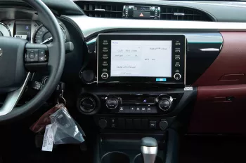 2024 Toyota Hilux 4x4 DC 2.8 - Black inside Maroon