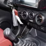 TOYOTA HILUX 2.7 PETROL 4x4 SINGLE CABIN MANUAL 2024 MODEL YEAR - Thumbnail 8