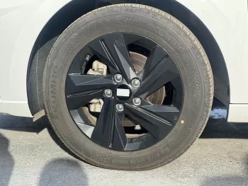 Hyundai  Elantra 1.5L Petrol FWD 2023 Model Year