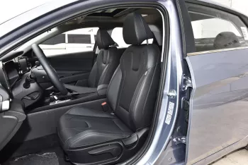 Hyundai  Elantra 1.5L Petrol FWD 2025 Model Year
