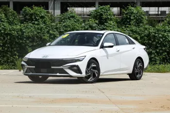 Hyundai  Elantra 1.5L Petrol FWD 2025 Model Year