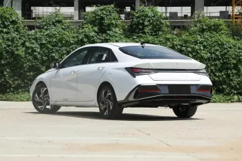 Hyundai  Elantra 1.5L Petrol FWD 2025 Model Year