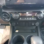 Toyota Hilux 2.7L Automatic Full Option 2024 Model Year - Thumbnail 9