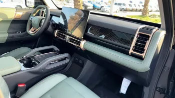 ICAR EQ3 FULL ELECTRIC WITH PENORAMIC SUNROOF 2024 MODEL YEAR