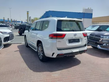 2024 TOYOTA LAND CRUISER VXR 3.5 TWIN TURBO WARRANTY FROM ALFUTTAIM