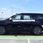 Cadillac Escalade 5.6l petrol 2023 Model year Black Color - Thumbnail 3