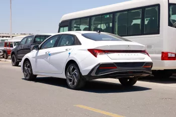 HYUNDAI ELANTRA 1.6L PETROL LUXURY 2024 MODEL YEAR