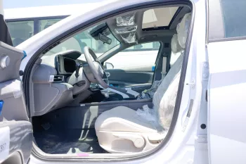 HYUNDAI ELANTRA 1.6L PETROL LUXURY 2024 MODEL YEAR